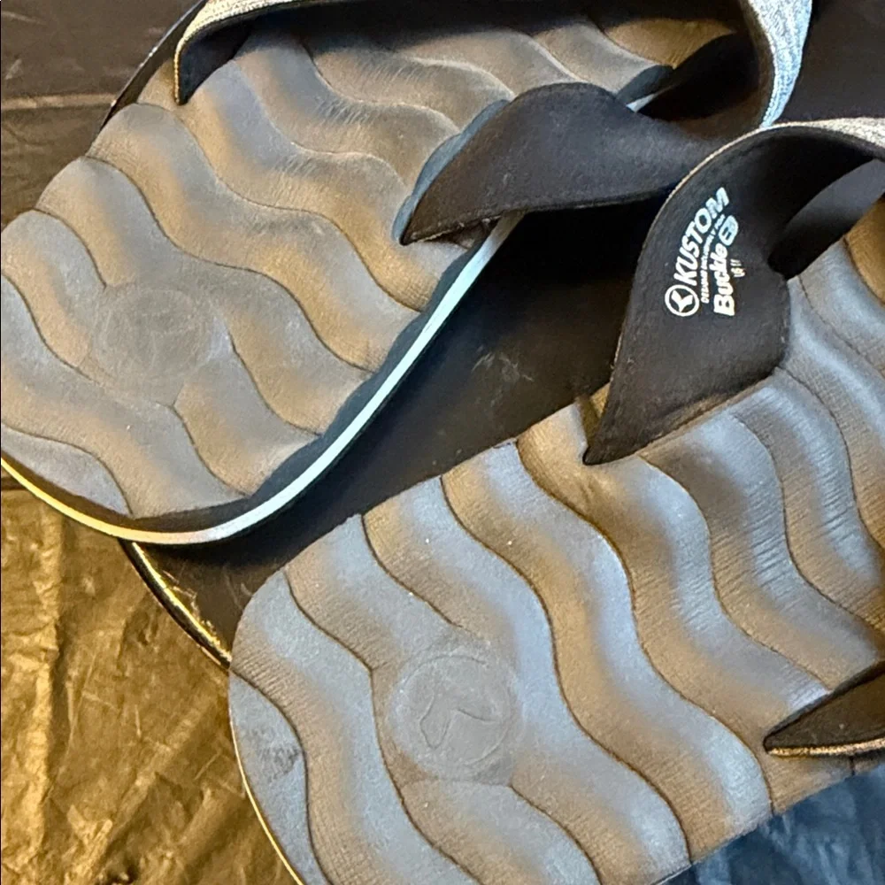 KUSTOM Buckle Flip Flops Size Mens 11
